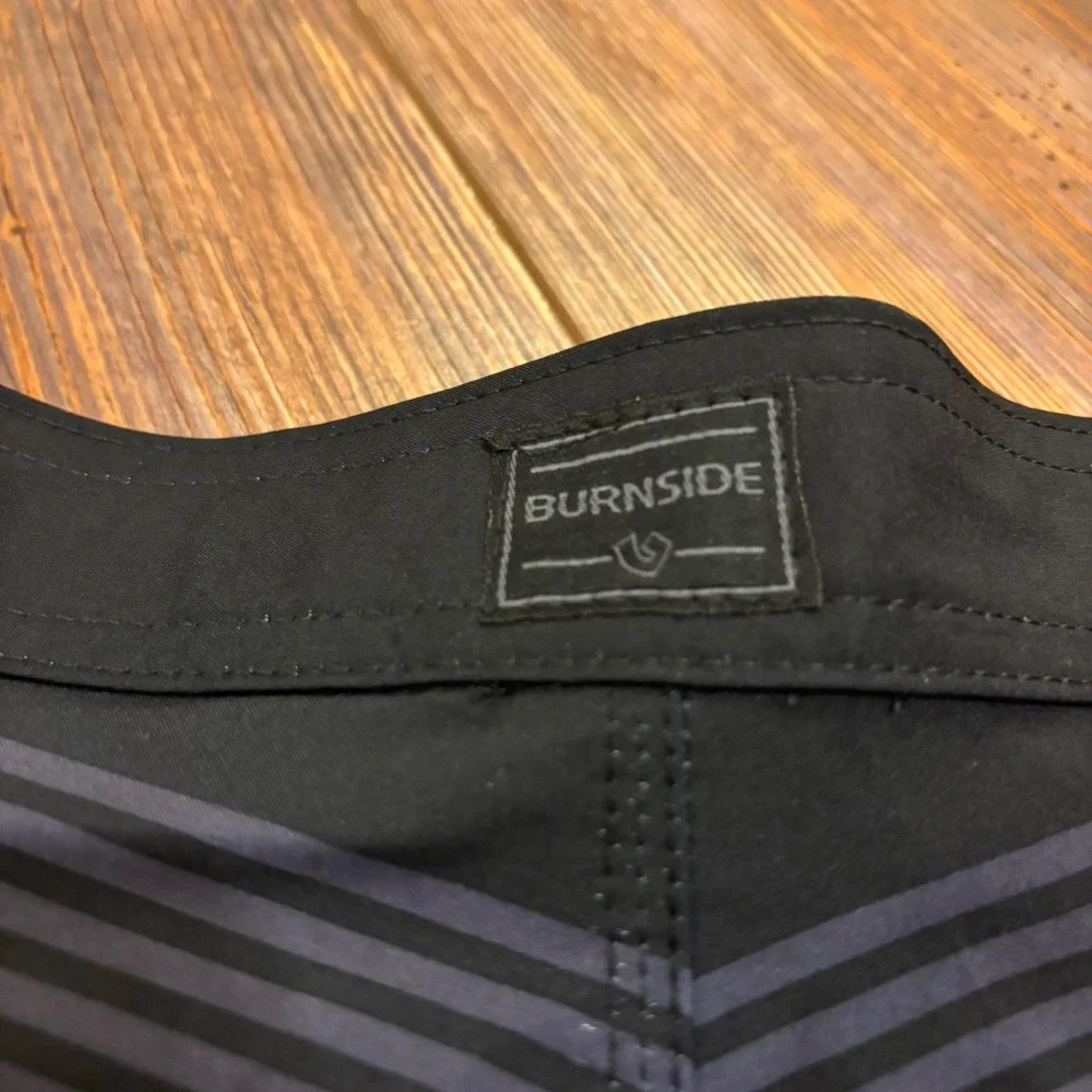 Burnside Mens Board Shorts Grey Black Striped Stretch Swim Trunks 34 BM9325-JC